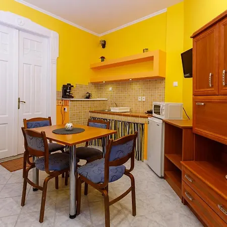 Central Apartman *