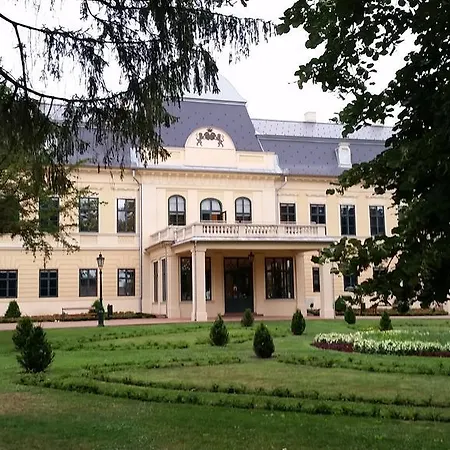 Central Apartman * Gyula